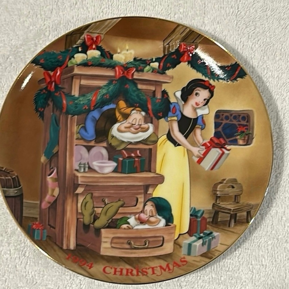 Disney Christmas Decorative Plate